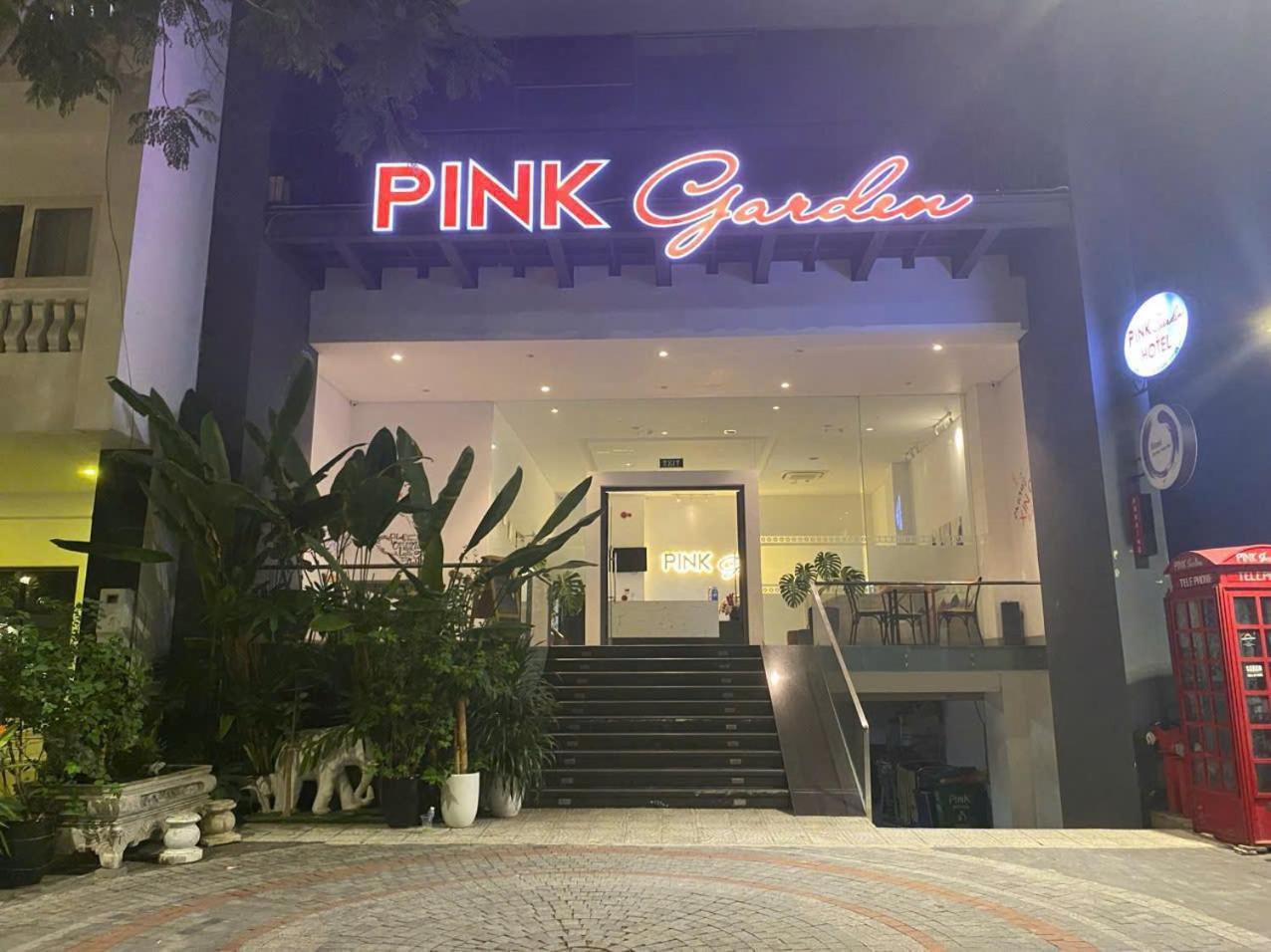 Pink Garden Khách sạn 3*